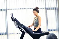 Bieżnia elektryczna SOLE by HAMMER F65 model 2023 - 17