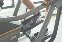 Maszyna eliptyczna MATRIX Fitness z zawieszeniem E50 z konsolą XIR - 5