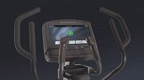 Maszyna eliptyczna MATRIX Fitness z zawieszeniem E30 z konsolą XIR - 4