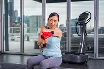 Masażer POWER PLATE PULSE MATTE RED - 5
